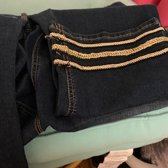 Women Earl Jeans - Picture 7 of 8